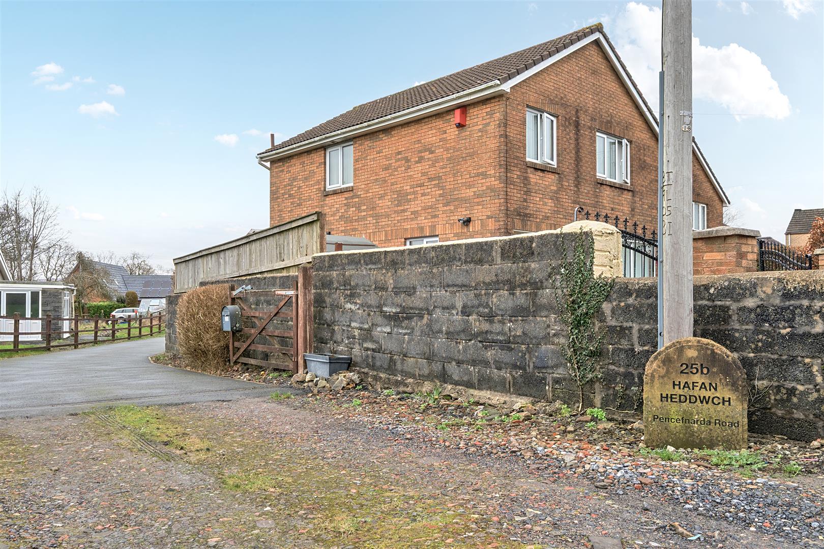 Pencefnarda Road, Gorseinon, Swansea, SA4 4FY